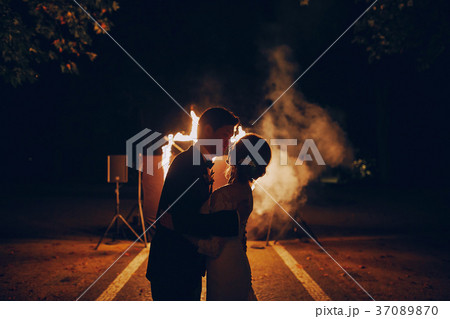 fireshow in awedding 37089870