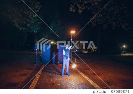 fireshow in awedding 37089871