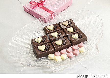 バレンタインデー　チョコレート 37090343