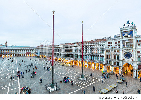 ベネチア　サン・マルコ広場 37090357