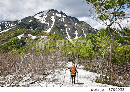 山ガールと谷川岳 山ガールと谷川岳 37090524