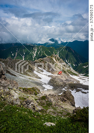 槍ヶ岳　雪渓一望2 37090575