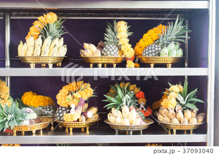 Sacrificial offering, Fruits and garland 37093040