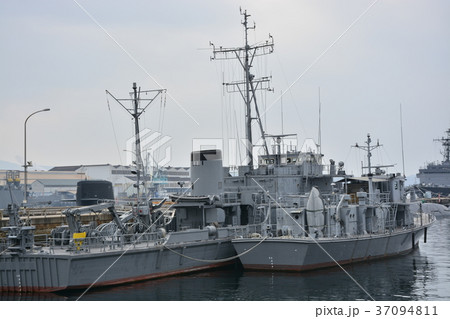 海上自衛隊・停泊中の駆逐艦 37094811