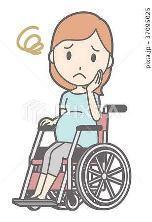 グリーンの服を着た妊婦が車椅子に乗って困っている 37095025