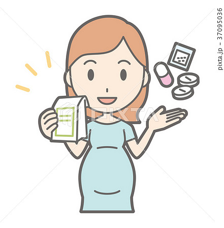 グリーンの服を着た妊婦が医薬品について説明している グリーンの服を着た妊婦が医薬品について説明している 37095036