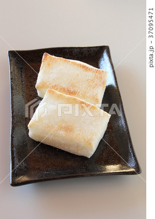 焼いた餅 37095471