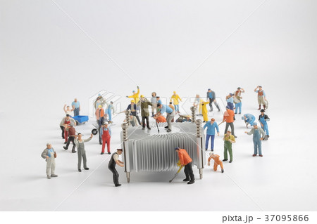 Group of engineer workers are repairing CPU 37095866