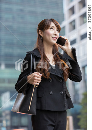 日本人のビジネスウーマン 37095896