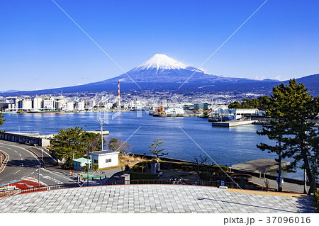 富士山と田子の浦港 静岡県富士市にての写真素材