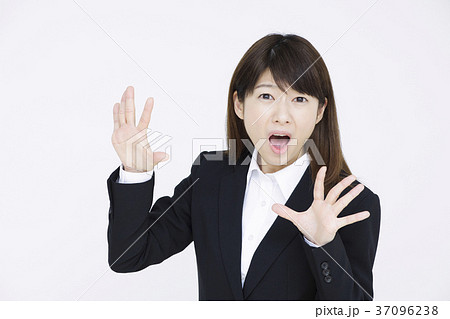 若いビジネスウーマン 若いビジネスウーマン 37096238