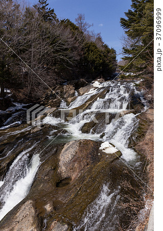 栃木県日光市　竜頭ノ滝（3月） 37096999