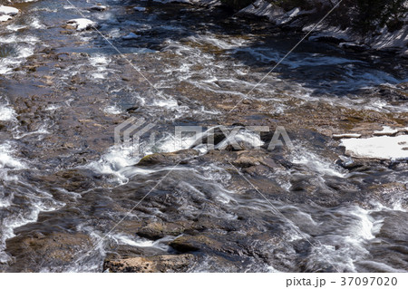 栃木県日光市　竜頭ノ滝（3月） 37097020