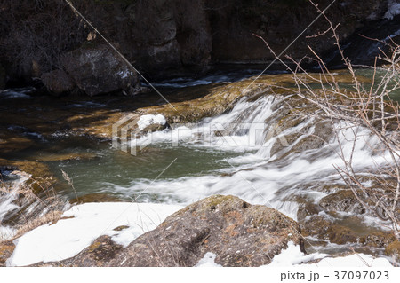 栃木県日光市　竜頭ノ滝（3月） 37097023