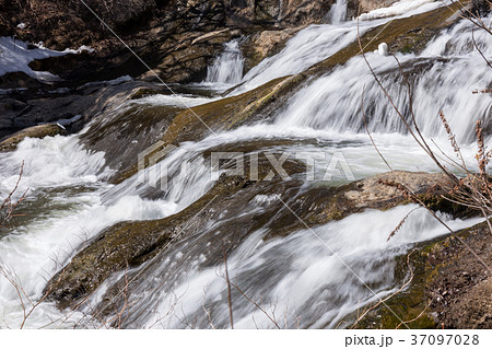 栃木県日光市　竜頭ノ滝（3月） 37097028