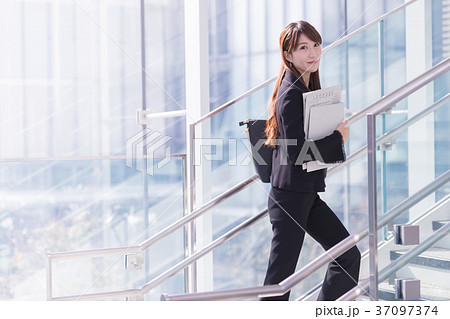日本人　ビジネスウーマン 37097374