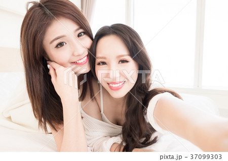 two beauty woman selfie happily 37099303