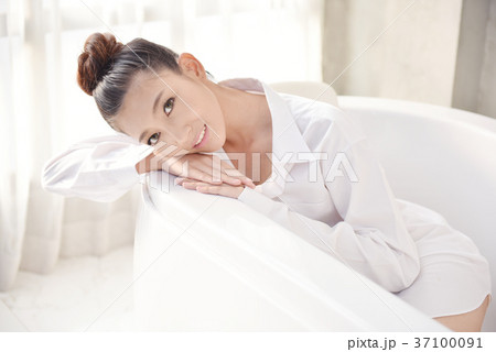 bathtub5 bathtub5 37100091