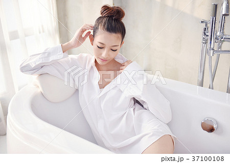 bathtub22 37100108