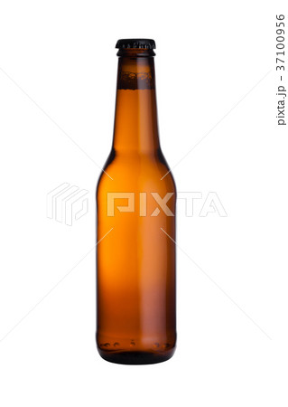 Brown glass beer bottle with black cap isolated 37100956
