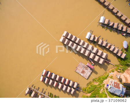 Aerial view of Bamboo raft 37109062