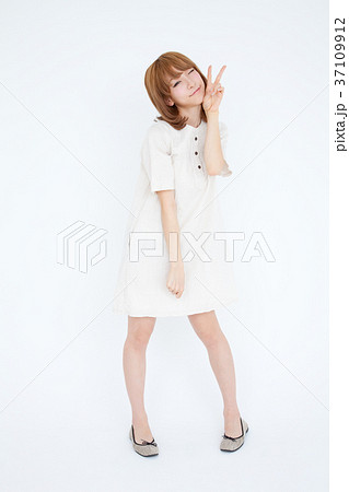 女性　ポートレート 37109912