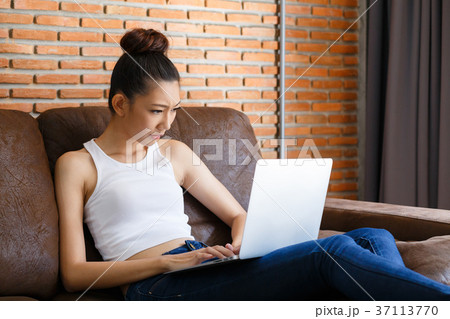 Working woman Working woman 37113770