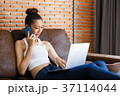 Working woman 37114044