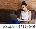 Working woman 37114046