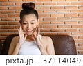 Smiling woman  37114049