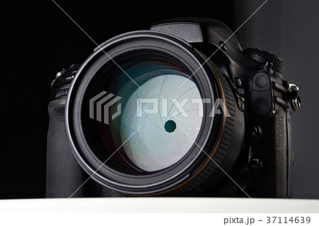 DSLR camera with big aperture ratio lens 37114639