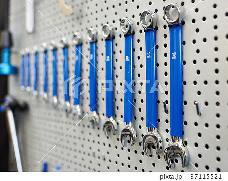 Tool kit for repair 37115521