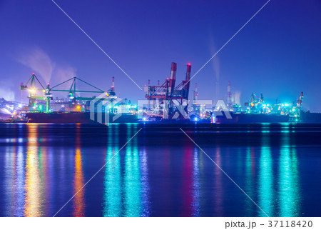 名古屋港の工場夜景 37118420