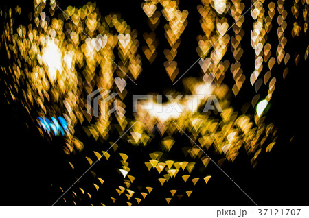 Tree lighting, blur and bokeh. 37121707