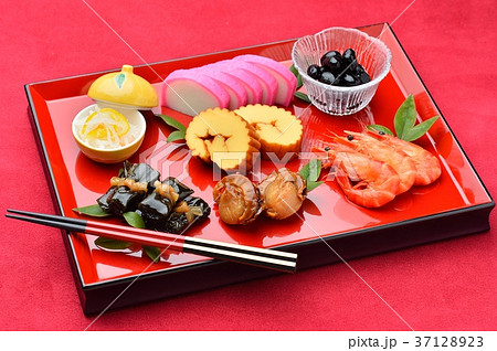 正月の、おせち料理、お節料理、正月料理、季節行事、祝い膳。 37128923