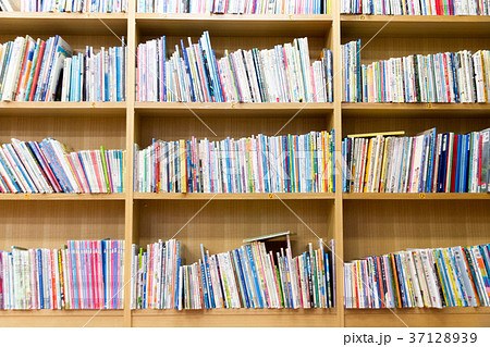 図書館 37128939