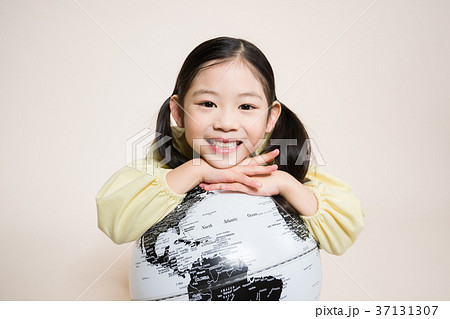 少女 子供 女の子 37131307