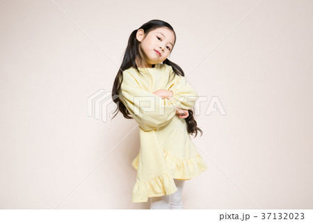 少女 子供 女の子 37132023