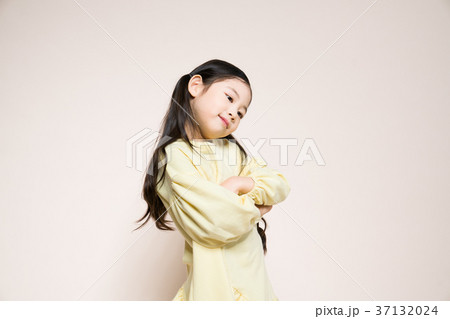 少女 子供 女の子 37132024