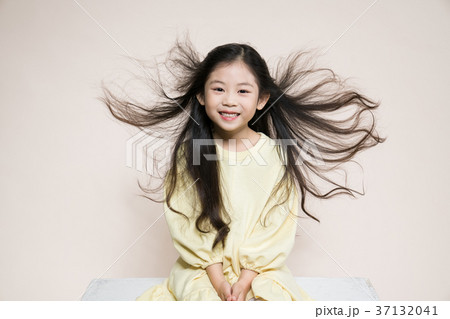 少女 子供 女の子 37132041