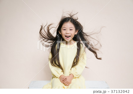 少女 子供 女の子 37132042