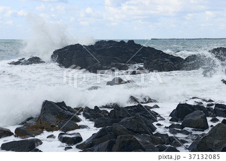 黄金岬の波濤 37132085