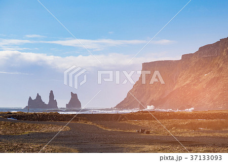 Iceland natural landscape seacoast skyline Iceland natural landscape seacoast skyline 37133093