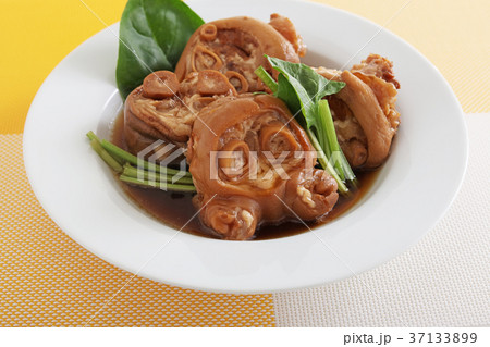 沖縄伝統料理の豚足テビチの写真素材