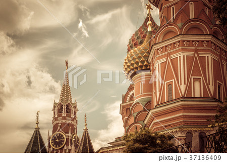 St. Basil`s Cathedral with Kremlin, Moscow, Russia 37136409