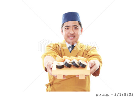 笑顔の寿司職人 37138203