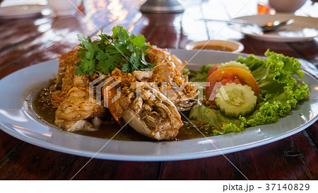 Stir Fried Shrimp with Garlic with vegetables. 37140829