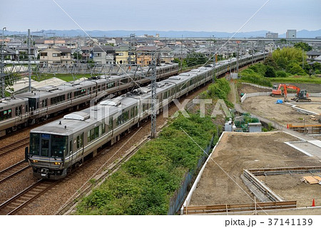 223系1000番台新快速12両の写真素材 [37141139] - PIXTA
