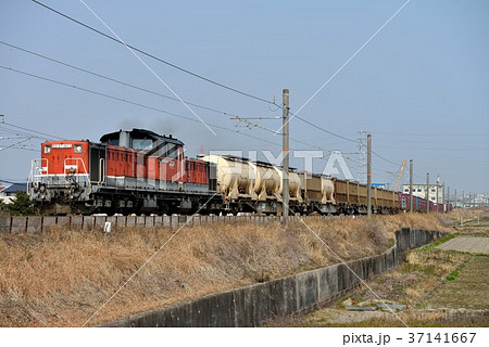 関西線を行くDD511803コンテナ貨物列車 関西線を行くDD511803コンテナ貨物列車 37141667