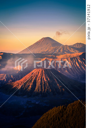 Mount Bromo volcano (Gunung Bromo) at sunrise 37141912
